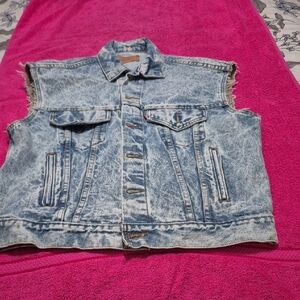 Levi's Light lue Denim Vest. Vintage